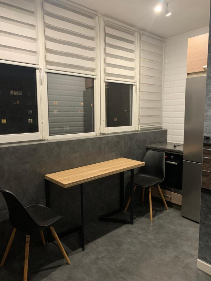 Квартира В Новобудові В Районі Автовокзал , Поруч Трц Арена 리우네 외부 사진