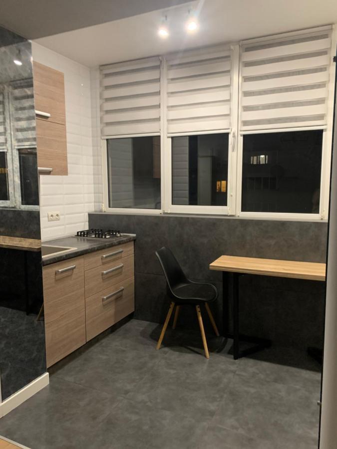 Квартира В Новобудові В Районі Автовокзал , Поруч Трц Арена 리우네 외부 사진